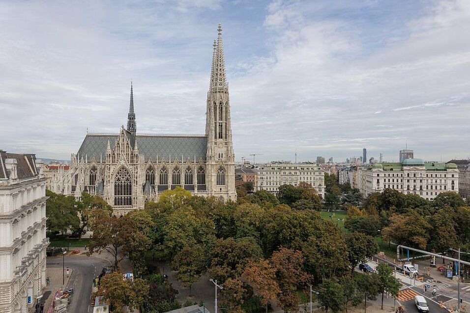 Blick vom Hörsaal auf Votivkirche, Wien