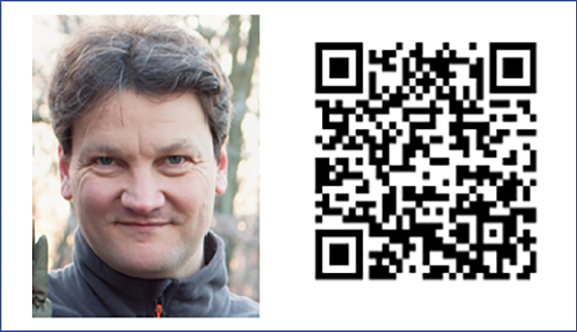 Foto des Vortragenden, QR-Code für Zoom-Meeting